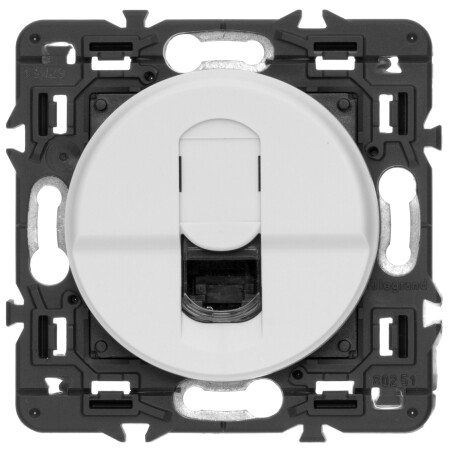 Розетка RJ 45 UTP кат. 6 Компьютерная . Цвет Белый. Legrand Celiane (Легранд Селиан). 067344+068251+080251