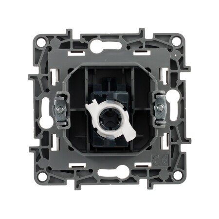 Компьютерная розетка RJ 45 6 UTP. Цвет Слоновая кость. Legrand Etika (Легранд Этика). 672353